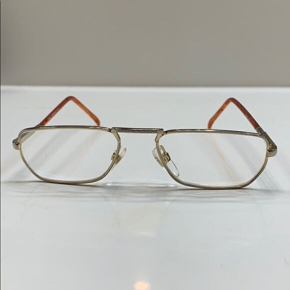 🌷Liz Claiborne Gold Eyeglass Frame Vintage 🌷 - Picture 2 of 8
